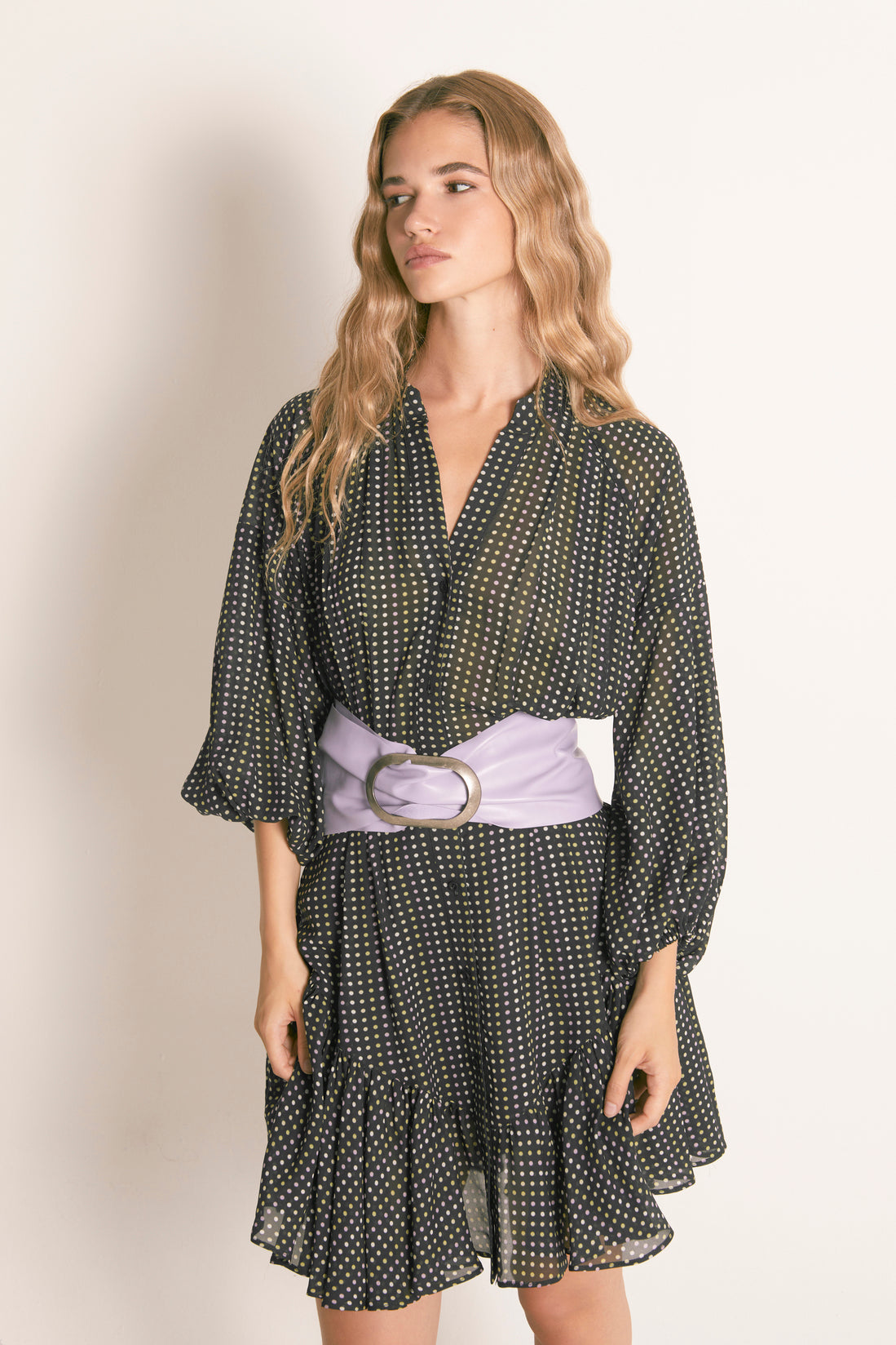 VESTIDO CORTO GEORGETTE LUNARES NEGRO