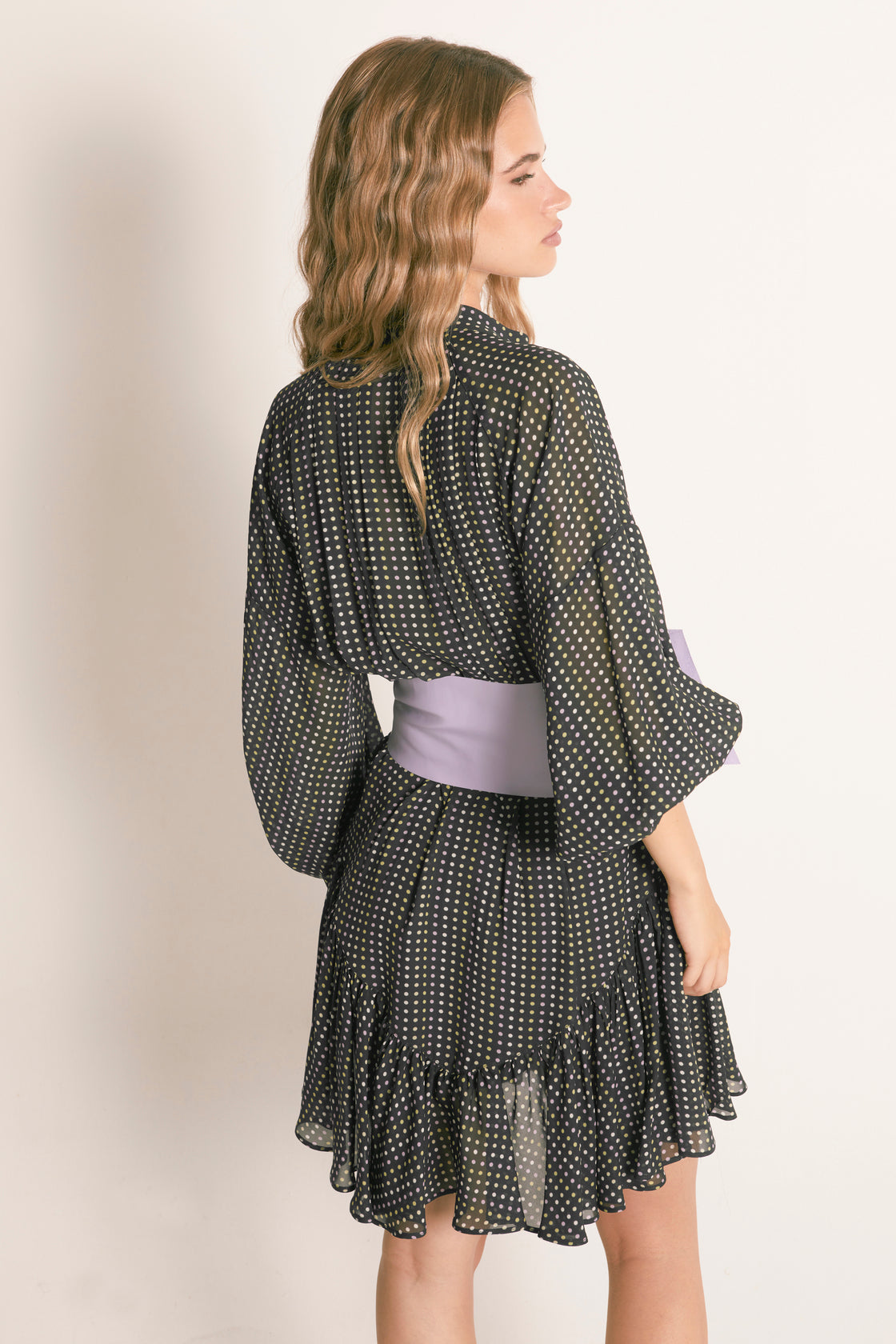 VESTIDO CORTO GEORGETTE LUNARES NEGRO
