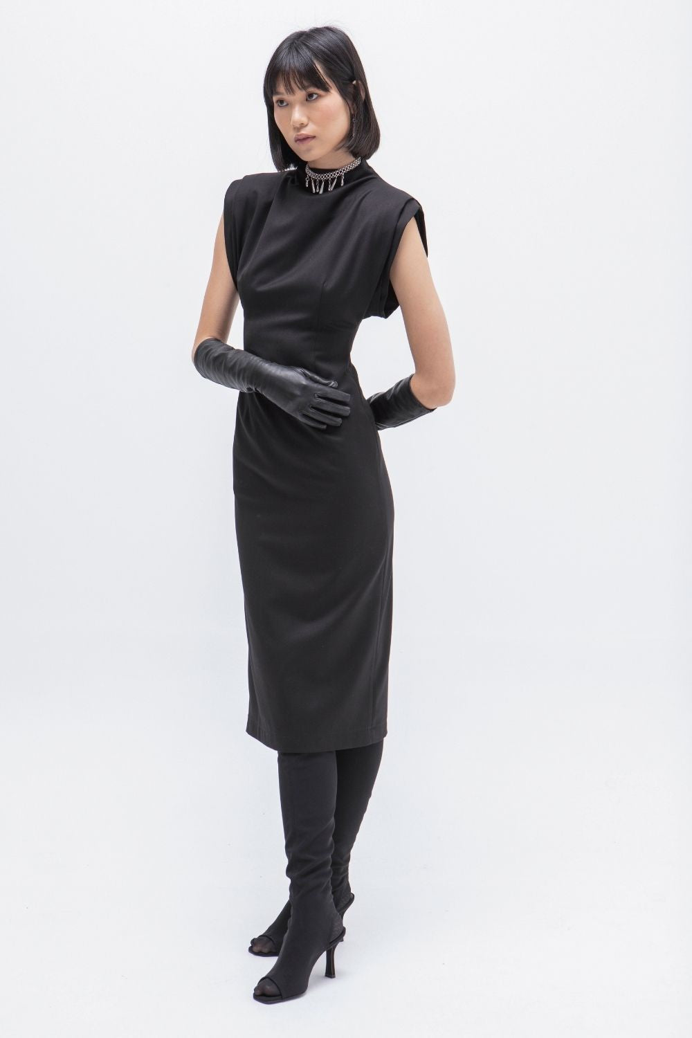 VESTIDO MIDI HOMBRERAS VANZ NEGRO