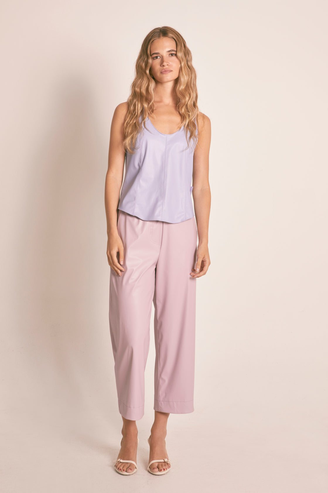 PANTALON FRUNCE CINTURA ECOPIEL KUBRA PINK