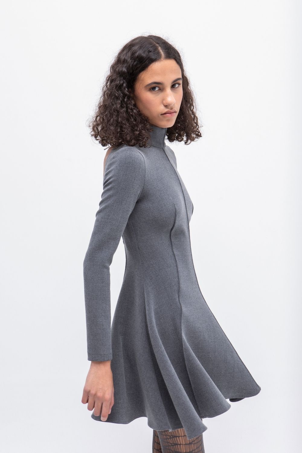 VESTIDO CORTO MANGA LARGA DELIRIO GRIS