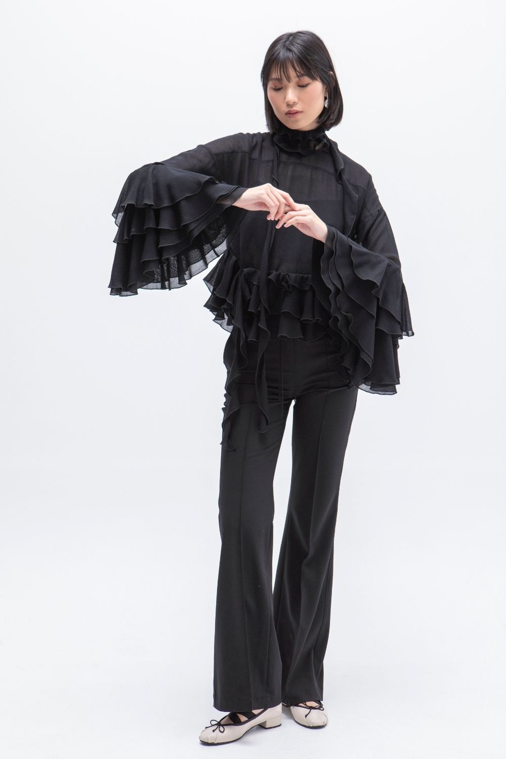 BLUSA VOLANTES GVL NEGRO