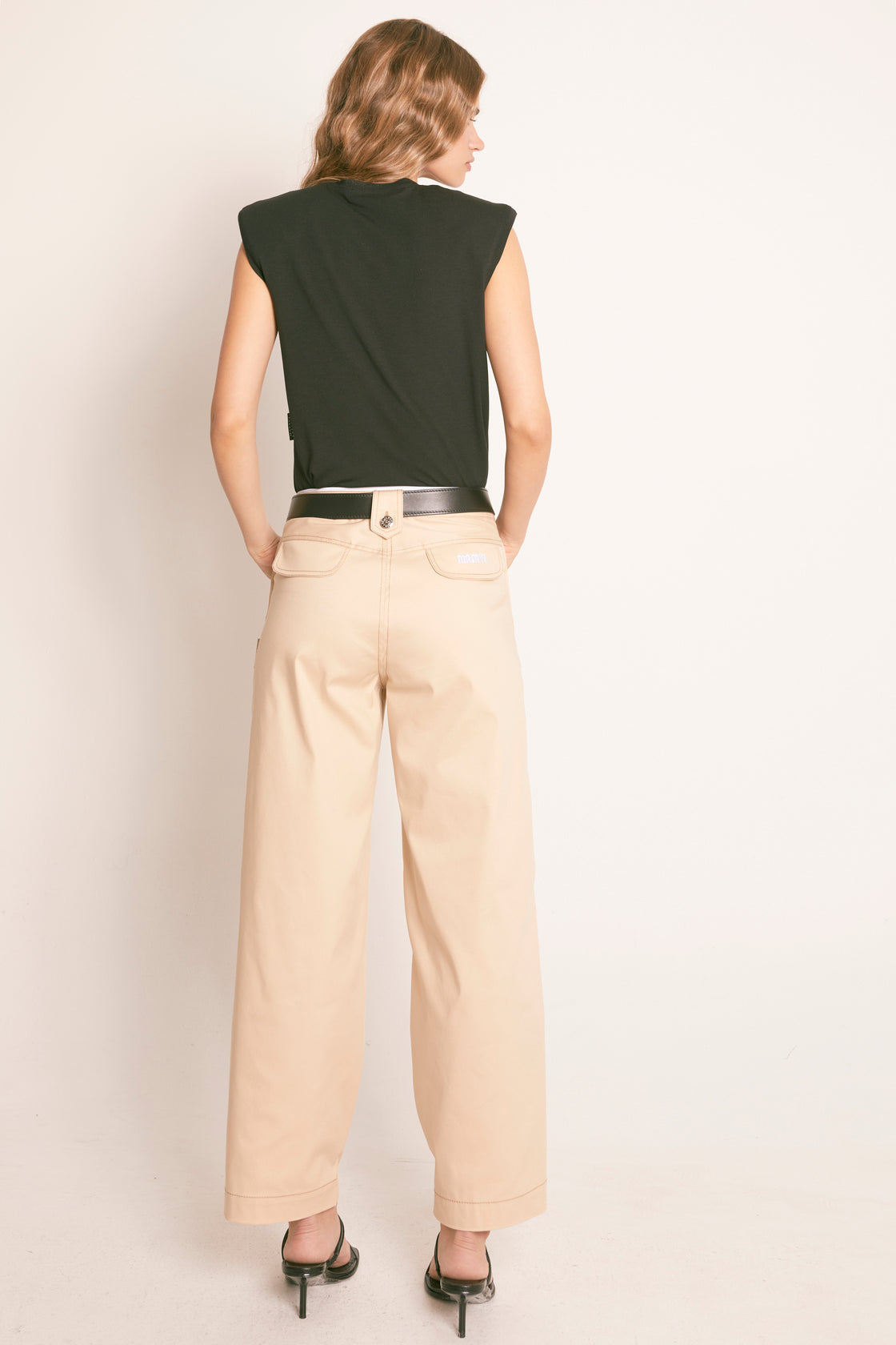 PANTALON CARGO SARGA CAMEL