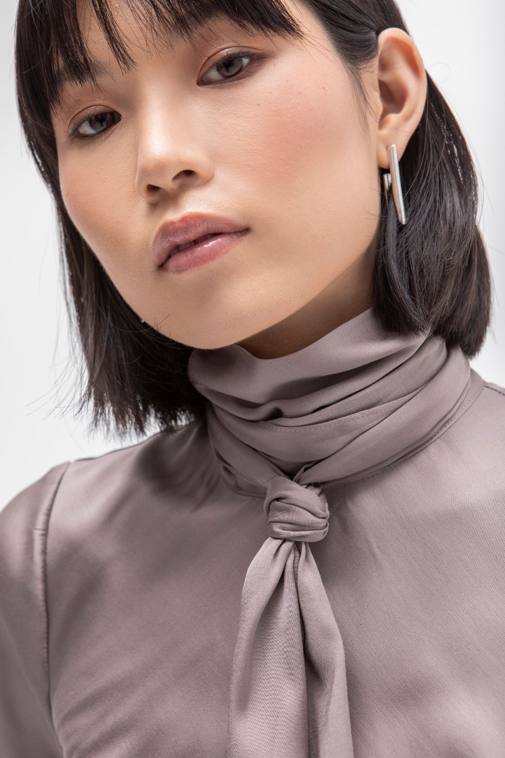 BLUSA LAZO ELSA TAUPE